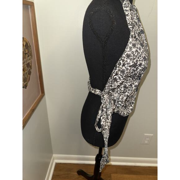 Ann Taylor Women’s Black White Floral Tank Side Tie wrap blouse Bohemian Size 6 - Picture 3 of 4